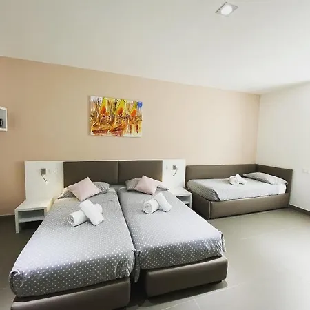 Hotel Aurora &